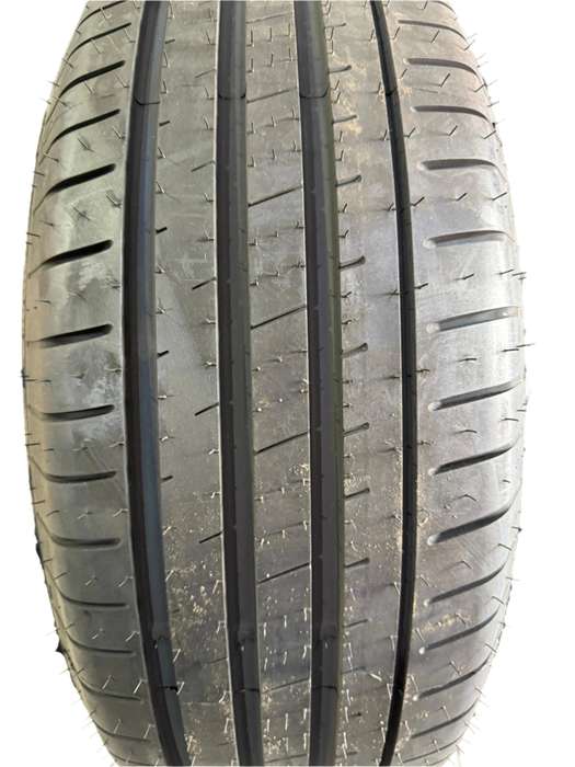 Apollo Aspire 4G Plus Tyre  215/55R17 94Y (High Performance Tyre South Africa)