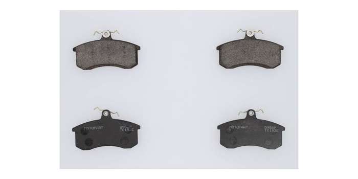 Brake Pads Nissan Langley Pulsar Sabre Sentra 1400 (SET)  (D982M)