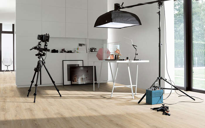 Oak Nova Light Limed - Basic 600 4V 8mm AC4/Class 32 Wide Laminate Plank