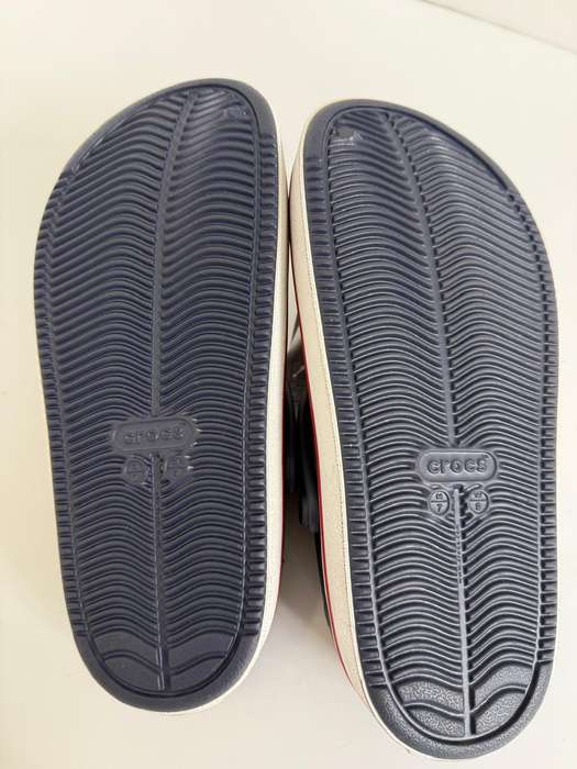 Crocs Off court clog slip on - navy - UK 7 M - UK9 W