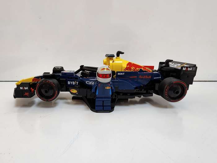 3D Printed F1 Foldable Display Stand