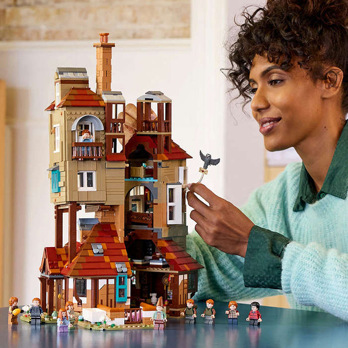 LEGO® Harry Potter The Burrow  Collectors Edition Set 76437