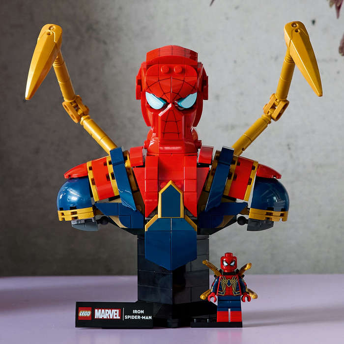 LEGO® ǀ Marvel Iron Spider-Man Bust Collectible Adult Building Set 76326