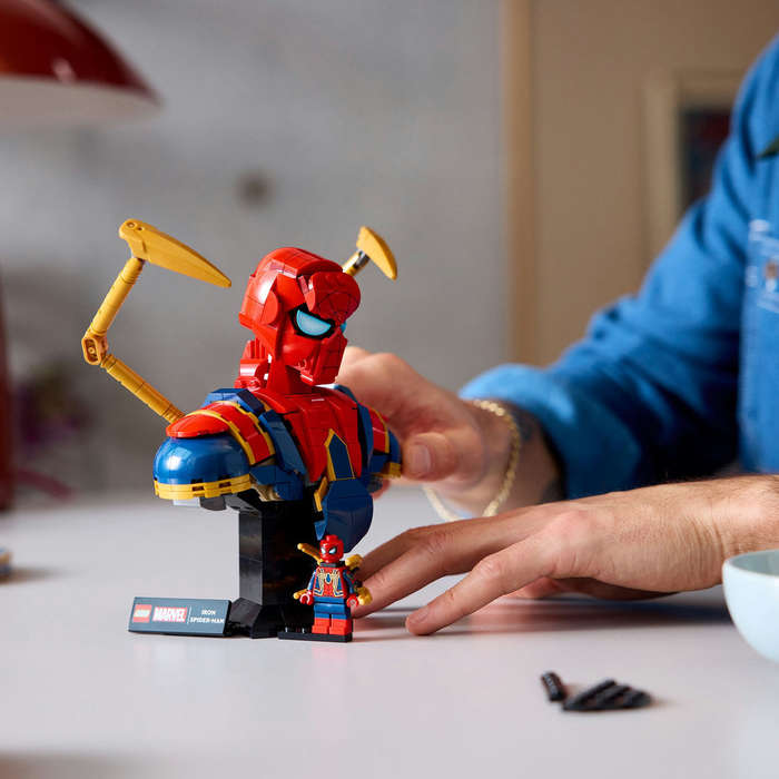 LEGO® ǀ Marvel Iron Spider-Man Bust Collectible Adult Building Set 76326