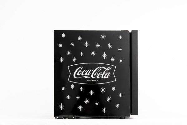 46 L Counter Top Beverage Cooler W/ Glass Door Coca Cola Black