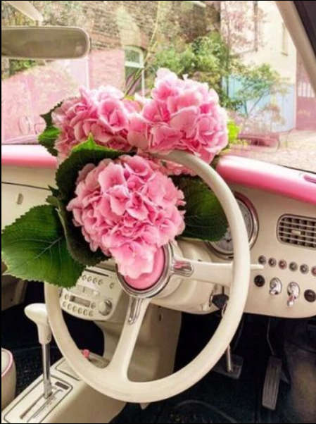 Steering wheel with flowers