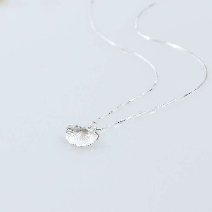 S925 Sterling Silver Ginkgo Leaf Pendant Necklace(White Gold)