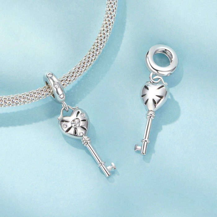 S925 Sterling Silver Platinum-plated Three-dimensional Heart Key-shaped Beaded Jewelry Pendants(S...