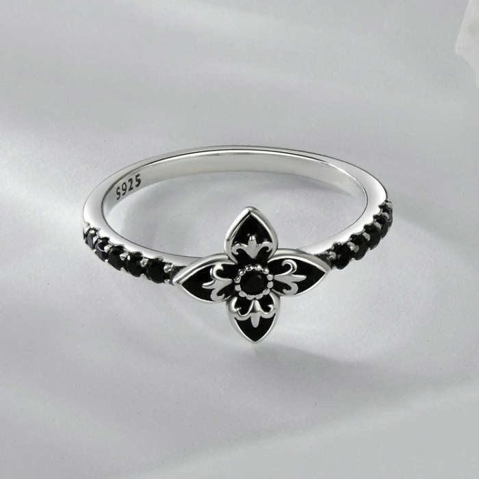 SCR1075 S925 Sterling Silver Oxidized Retro Elegant Black and White Flower Ring(7)