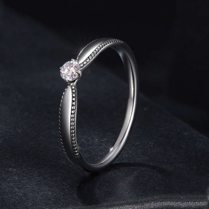 MSR062 S925 Sterling Silver Platinum-plated Shining Moissanite Ring(7)