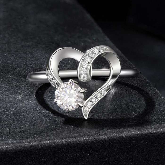 S925 Sterling Silver Platinum-Plated Moissanite Heart-shaped Ring(8)
