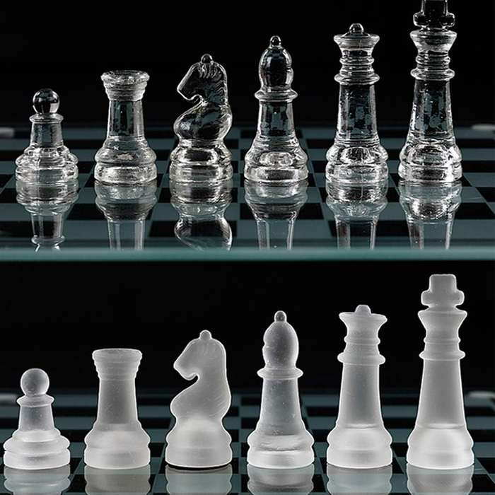Small 32 Pieces Of Glass Chess Set GCS01
