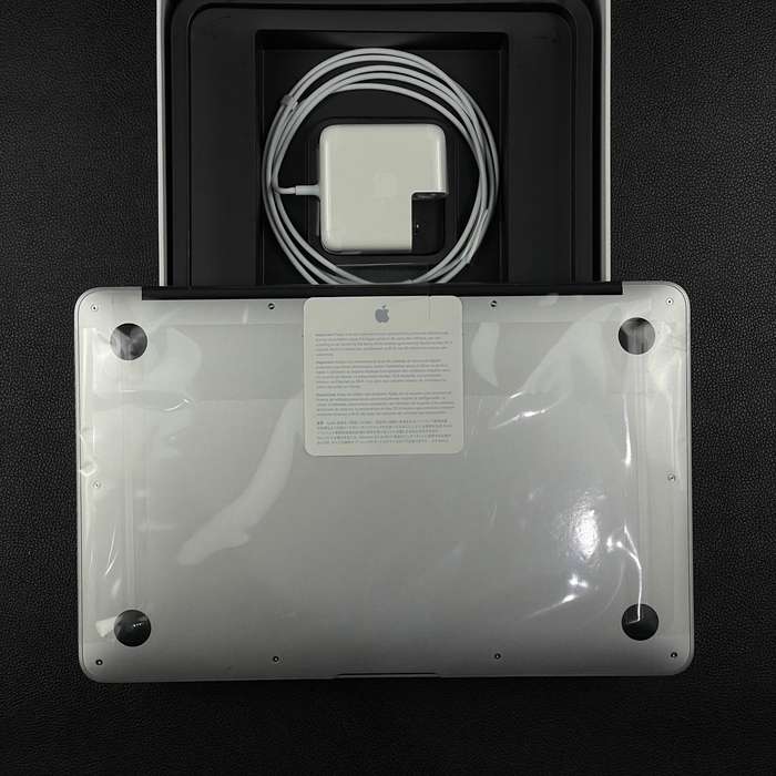 Apple MacBook Air (11-inch, mid 2011)