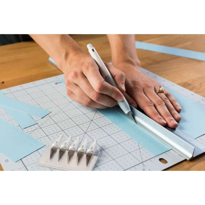 Cricut TrueControl Knife Kit with 5 Blades  Blue & White