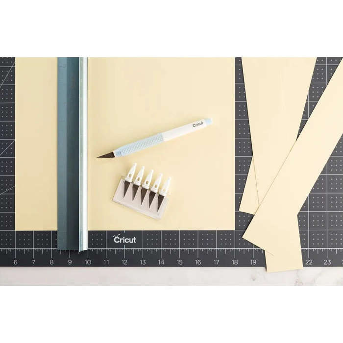 Cricut TrueControl Knife Kit with 5 Blades  Blue & White