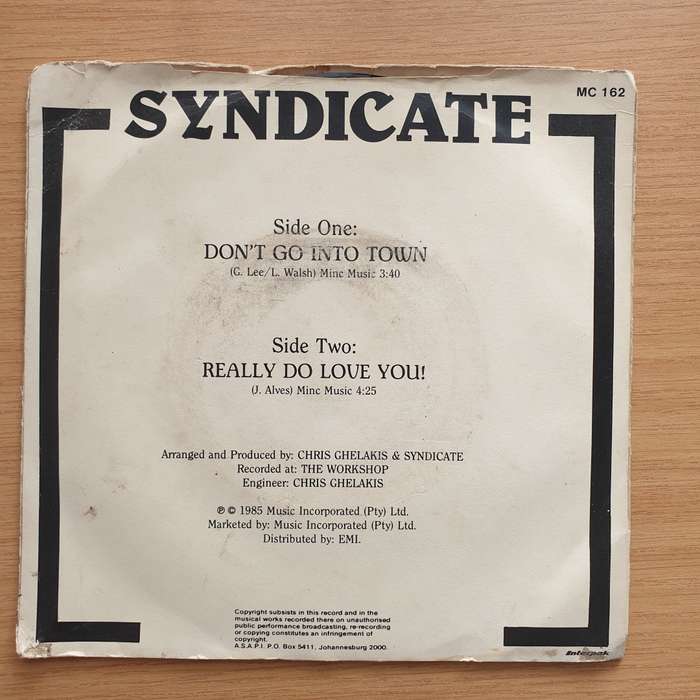 Syndicate  Don't Go Into Town / Really Do Love You - Vinyl 7" Record - Very-Good+ Quality (VG+...