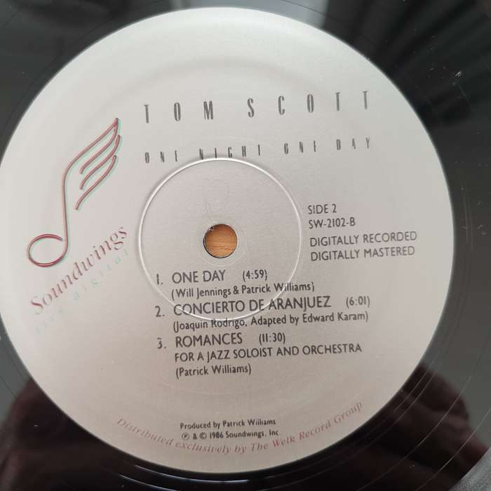 Tom Scott  One Night / One Day - Vinyl LP Record - Very-Good+ Quality (VG+) (verygoodplus)
