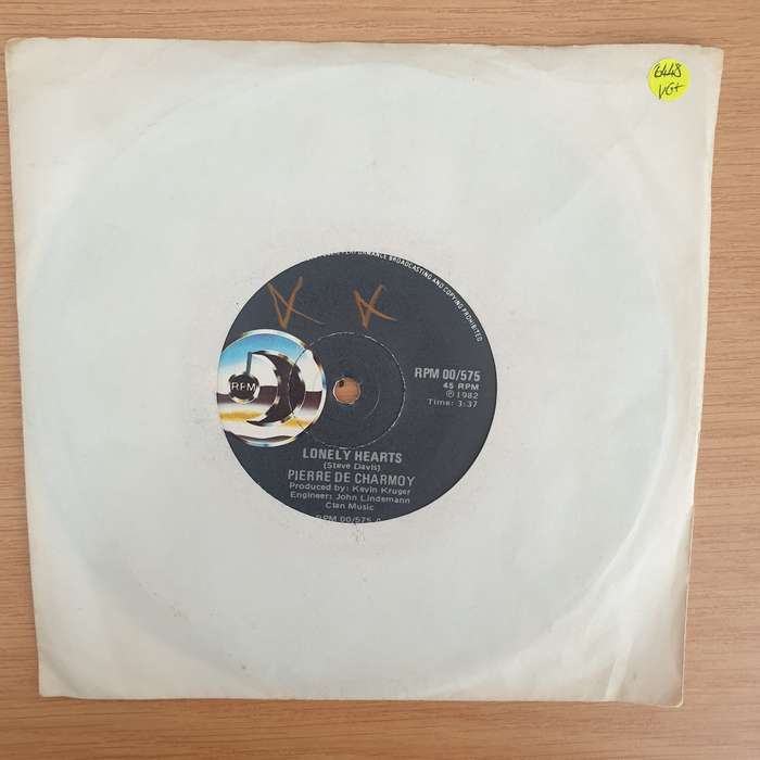 Pierre De Charmoy - Lonely Hearts - Vinyl 7" Record - Very-Good+ Quality (VG+) (verygoodplus7)