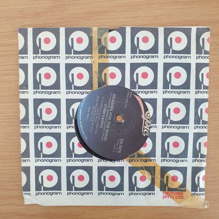 Cyndi Lauper  True Colors - Vinyl 7" Record - Very-Good+ Quality (VG+) (verygoodplus7)