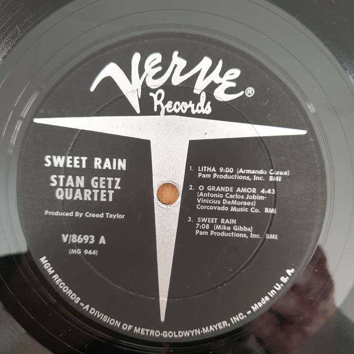 Stan Getz  Sweet Rain   Vinyl LP Record - Very-Good+ Quality (VG+) (verygoodplus)