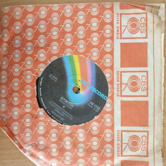 M  Pop Muzik - 7" Record - Very-Good+ Quality (VG+) (verygoodplus) (DLB)