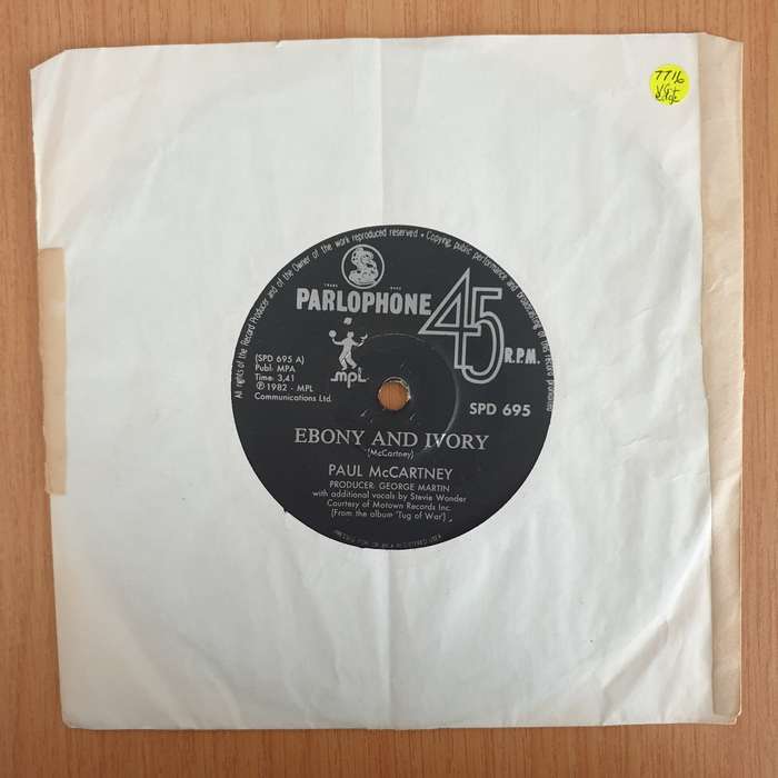 Paul McCartney  Ebony And Ivory - 7" Vinyl Record - Very-Good+ Quality (VG+) (verygoodplus) (DLB)