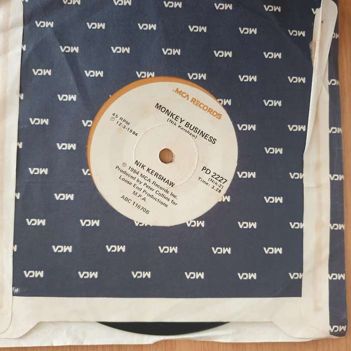 Nik Kershaw  Wouldn't It Be Good - 7" Record - Very-Good+ Quality (VG+) (verygoodplus7) (DLB)