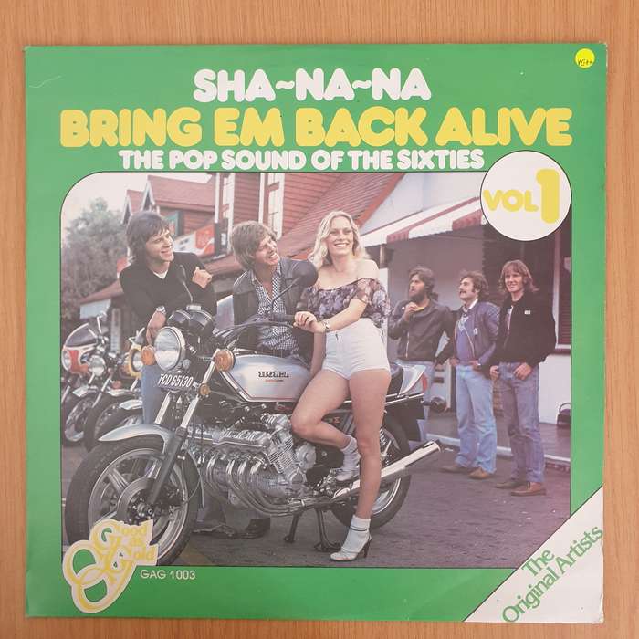 Sha-Na-Na - Bring Em Back Alive - Original Artists - Vinyl LP Record - Very-Good+ Quality (VG+) (...