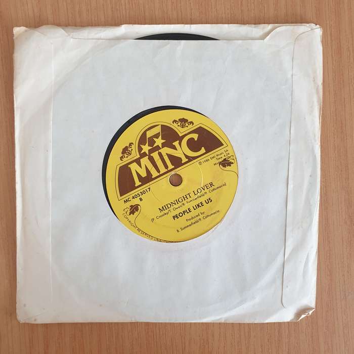 People Like Us  Restless Hearts - 7 Record - Very-Good+ Quality (VG+) (verygoodplus7) (DLB)