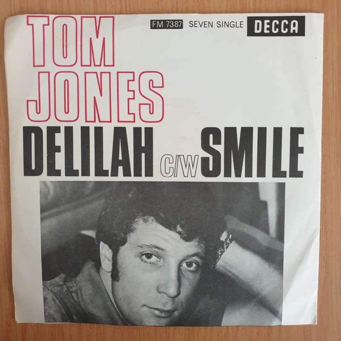 Tom Jones  Delilah/Smile - 7" Vinyl Record  (VG) (DLB)