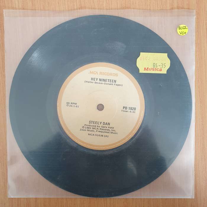 Steely Dan  Hey Nineteen - 7" Vinyl Record  (VG+) (DLB)