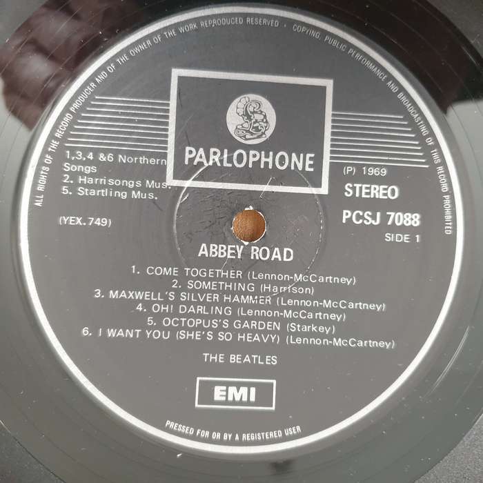 The Beatles  Abbey Road  Vinyl LP Record - Very-Good Quality (VG)  (verry)