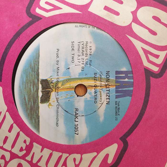 Suzi Quatro  The Race Is On - Vinyl 7" Record - Very-Good+ Quality (VG+) (verygoodplus)