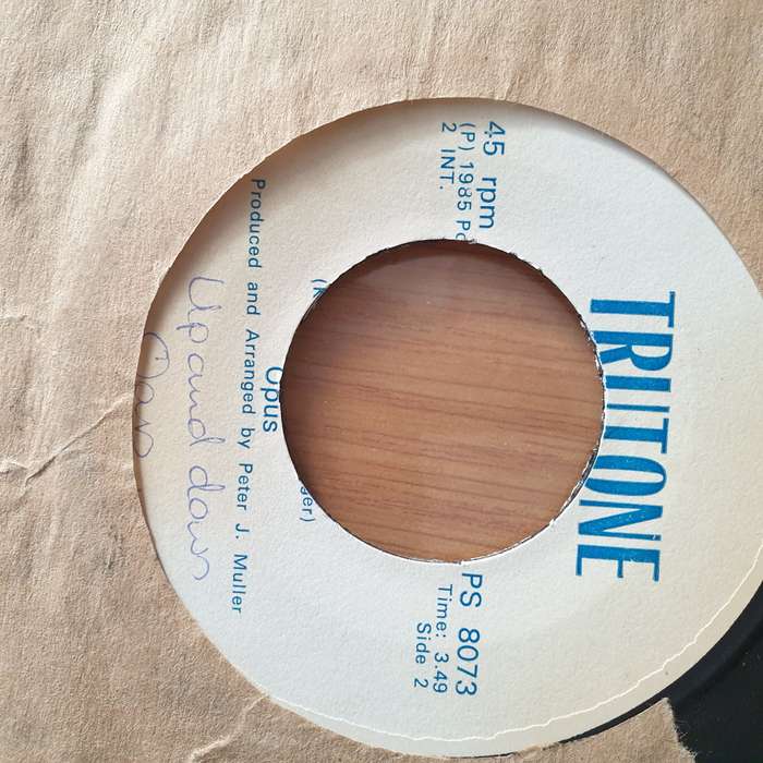 Opus  Live Is Life - Vinyl 7" Record - Very-Good+ Quality (VG+) (verygoodplus)