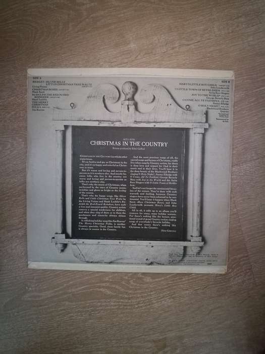 Various - Xmas In The Country - Vinyl LP Record - Opened  - Very-Good+ Quality (VG+)