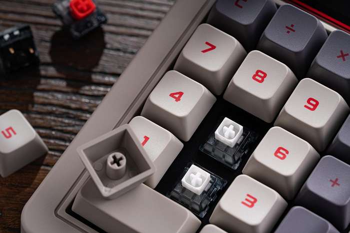 8BitDo Retro 18 Mechanical Numpad N Edition