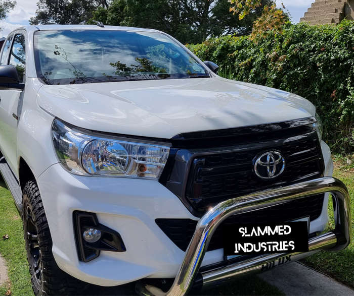 Toyota Hilux Gd6 chrome nudge bars