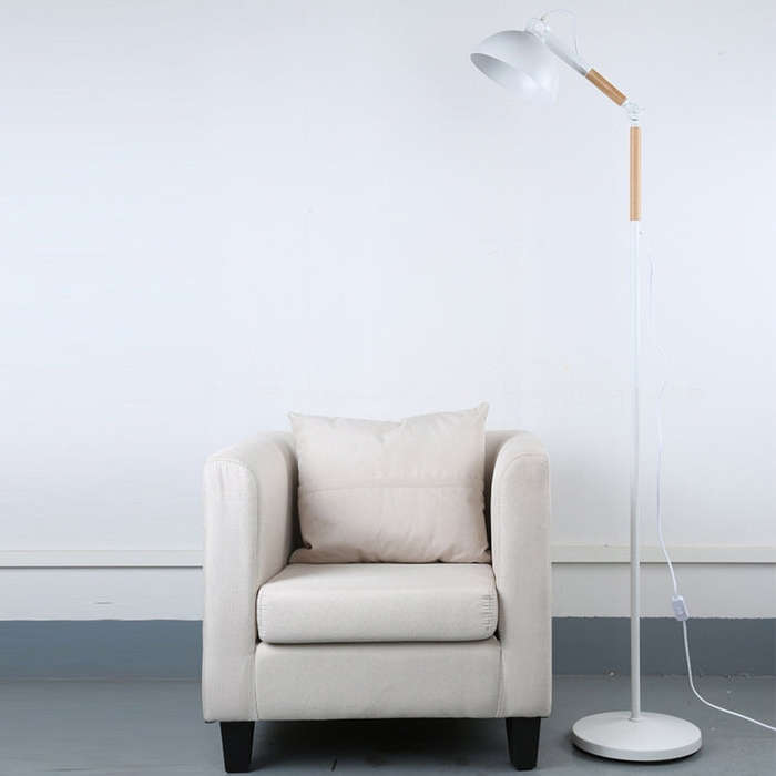 Adjustable Angle Metal Wooden Chassis Floor Lamp