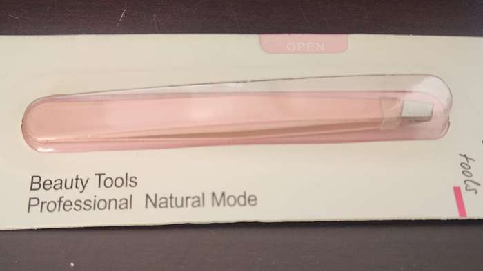 Eyebrow Tweezer Pointed Slant - PINK - Miss Smoo