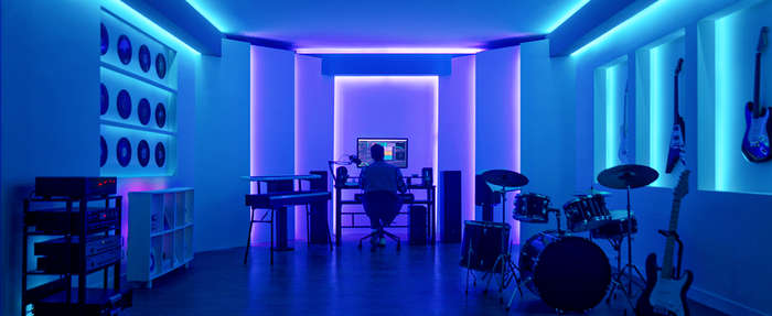 Govee RGBIC Basic Wi-Fi + Bluetooth LED Strip Lights - Smart Indoor Light - (5m / 10m)