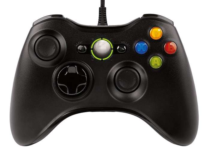 Xbox 360 / 360 Live / 360 Slim-Wired - Generic Controller - Black