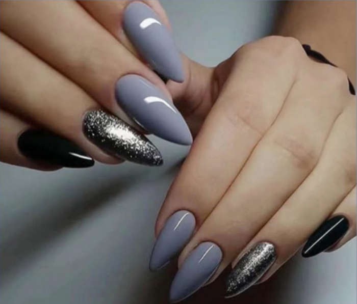 Stormmarked Press On Nails