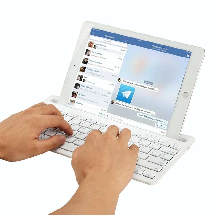 B908 Ultra-slim 78 Keys Bluetooth Wireless Keyboard with Concave Mobile Phone Holder (White)