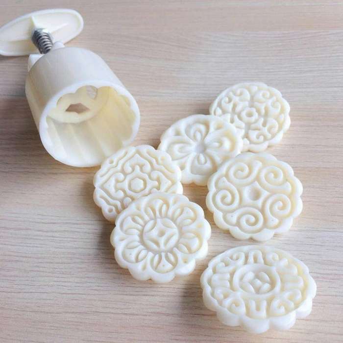 2 PCS Moon Festival Round Hand-Pressed Pastry Mold Baking Tools, Model: 41