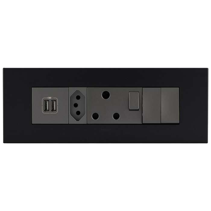 Legrand Arteor 8 Module with USB Power Cluster