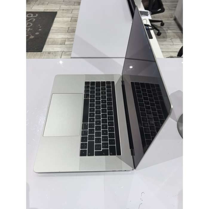 2018 Apple MacBook Pro 15-inch 2.6GHz 6-Core i7 (Touch Bar, 32GB RAM, 1TB SSD, Silver)  | model A...