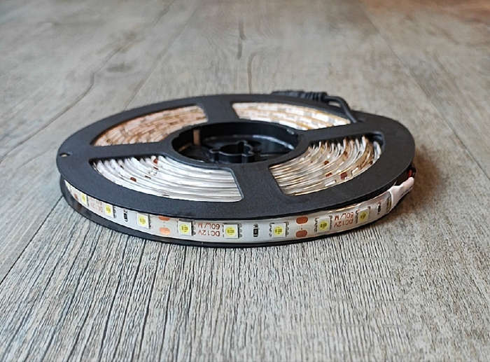 12v DC 5m 300 x 5050Led Chip Soft Cool White Weatherproof LED Light Strip Roll
