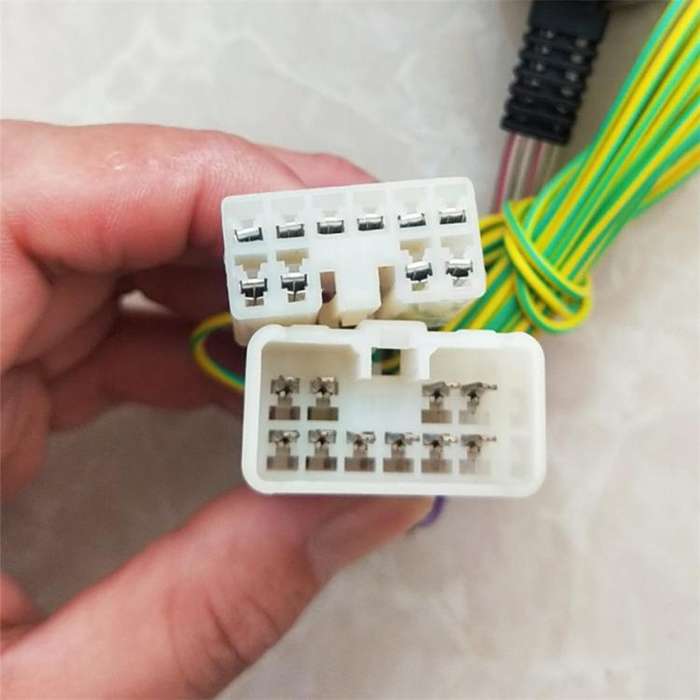 10 Pin + 6 Pin High to Low Line Output Converter with Remote Turn-On Cable for Toyota / Subaru / ...