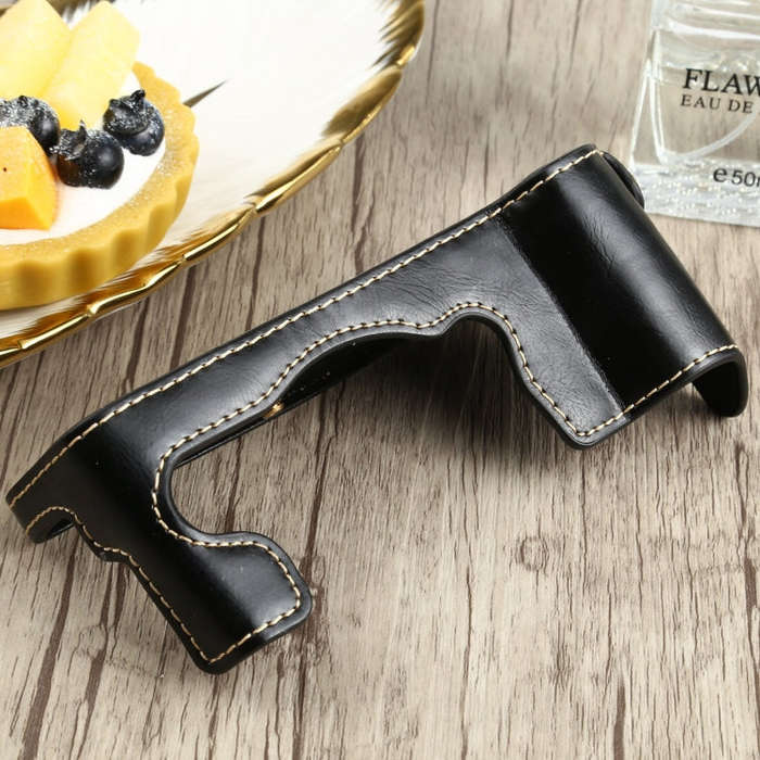 1/4 inch Thread PU Leather Camera Half Case Base for FUJIFILM X-T4 (Black)
