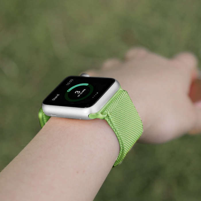For Apple Watch Series 9&8&7 41mm / SE 3&SE 2&6&SE&5&4 40mm / 3&2&1 38mm Milanese Loop Magnetic S...